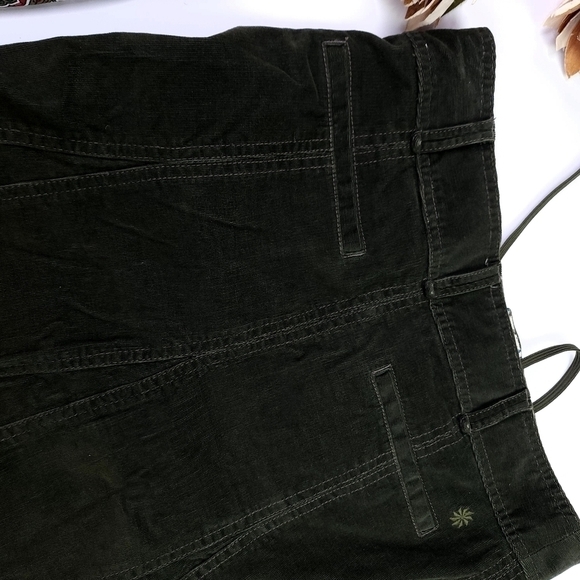 Athleta Green Corduroy Skirt Sz S - Picture 6 of 8